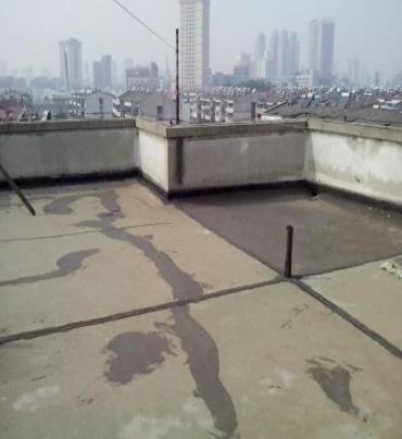 铁山港漏水维修 楼顶漏水是什么原因，楼顶漏水维修方法是什么?