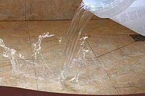 铁山港漏水维修 免砸砖防水材料该如何施工